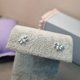 BRINCO PRATA ABELHINHA