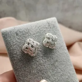 BRINCO PRATA TREVO V Z