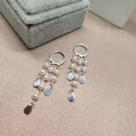 BRINCO PRATA ARGOLA TRANQ PÉROLAS