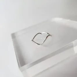 ANEL PRATA FIO ONDAS