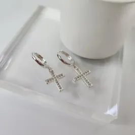 BRINCO PRATA ARGOLA CRUZ Z