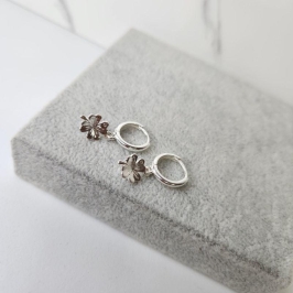 BRINCO PRATA ARGOLA TREVO