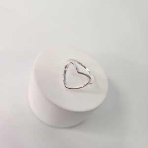 ANEL PRATA CORAÇÃO VAZADO