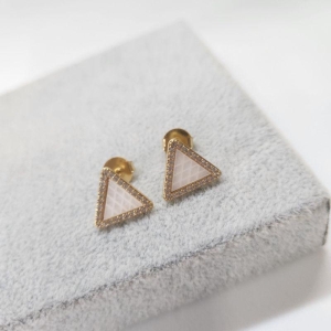 BRINCO OURO TRIANGULO MADREPÉROLA ZIRC