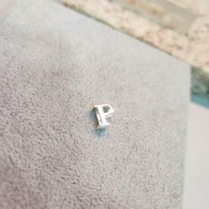 Inicial prata P