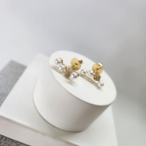 BRINCO OURO EAR CUFF PÉROLAS