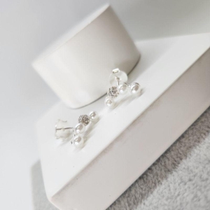 BRINCO PRATA EAR CUFF PÉROLAS