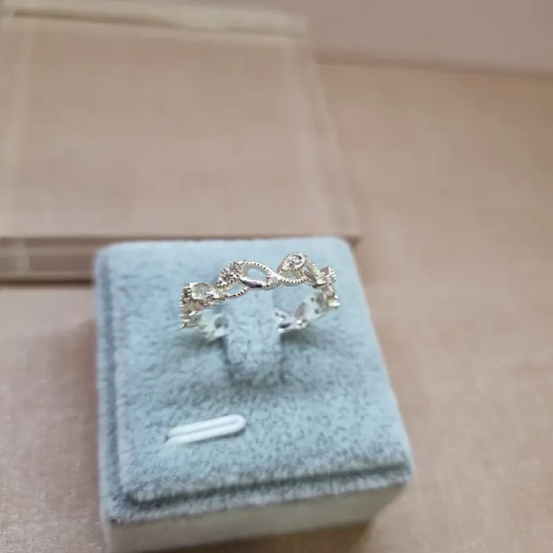 ANEL PRATA FOLHAS ZIRC