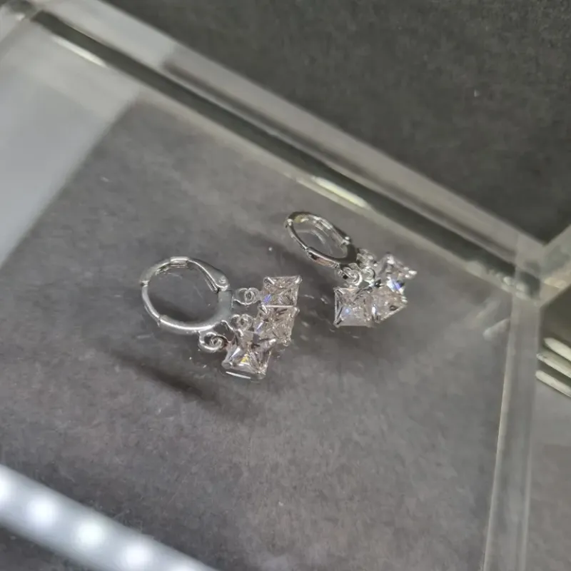 BRINCO PRATA ARGOLA 3 CRISTAIS