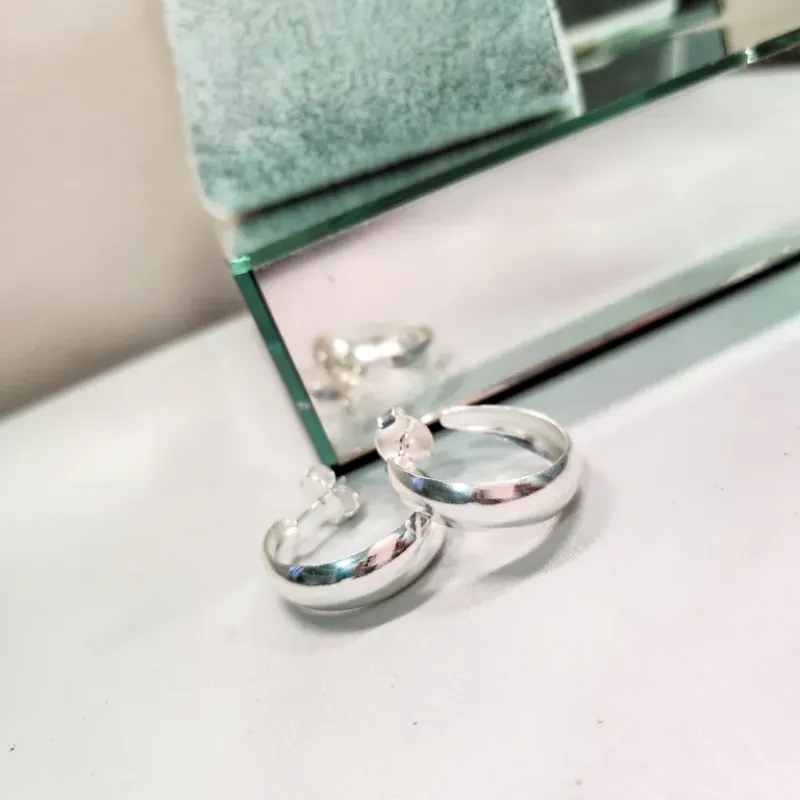 BRINCO PRATA ARGOLA ABAULADA