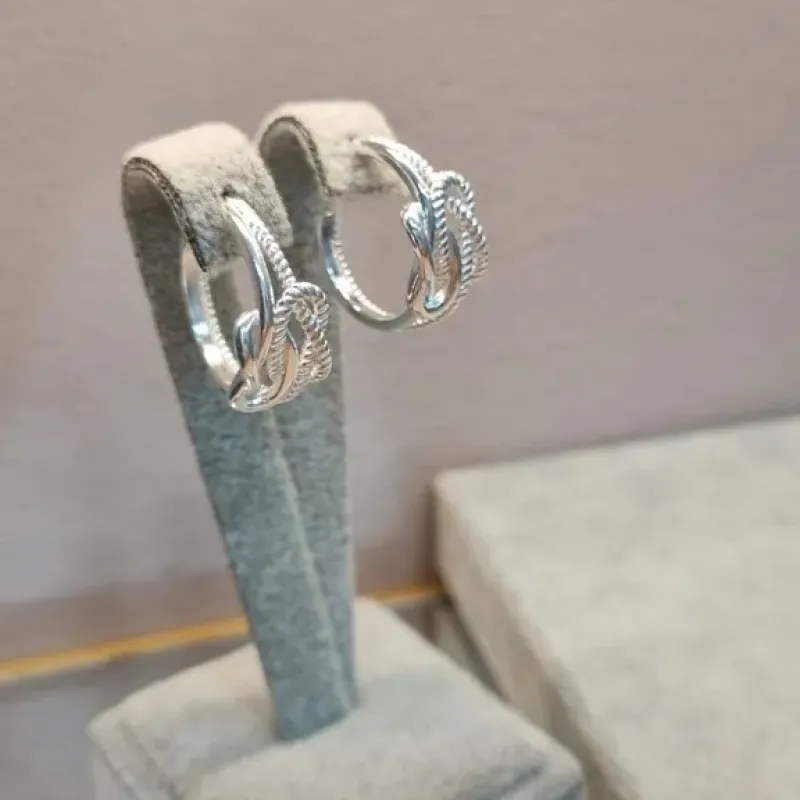 BRINCO PRATA ARGOLA NÓ