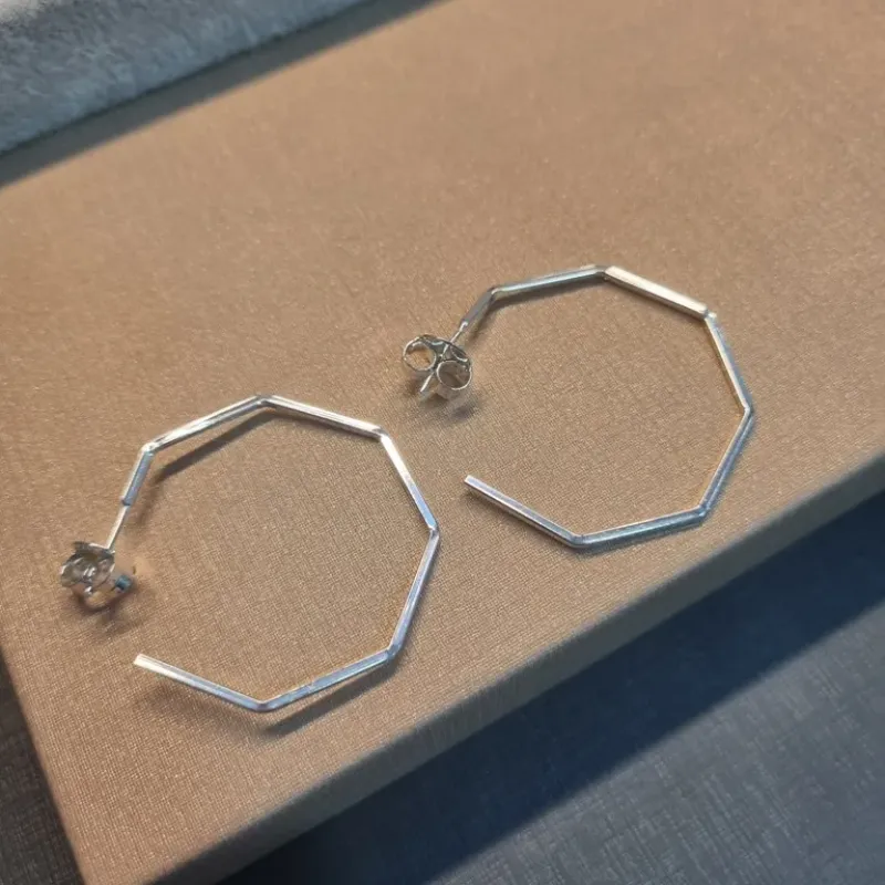 BRINCO PRATA ARGOLA OCTOGONAL M