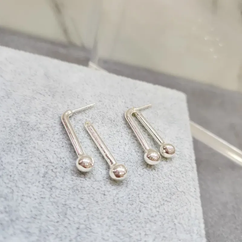 BRINCO PRATA DOIS PINOS BOLA