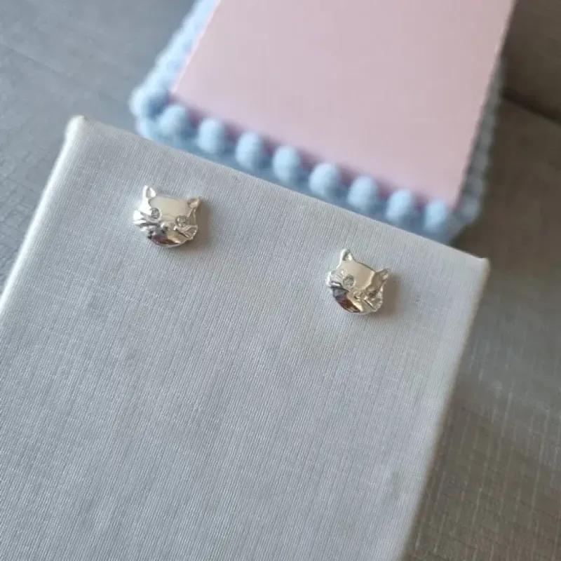 BRINCO PRATA GATINHO