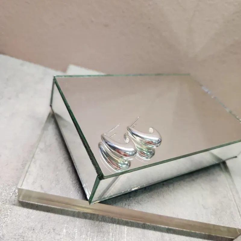 BRINCO PRATA MEIA ARGOLA CLEAN