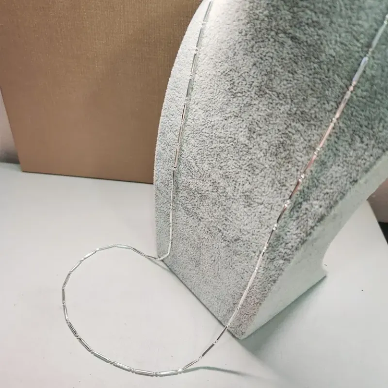 COLAR PRATA LONGO CORR PININHOS