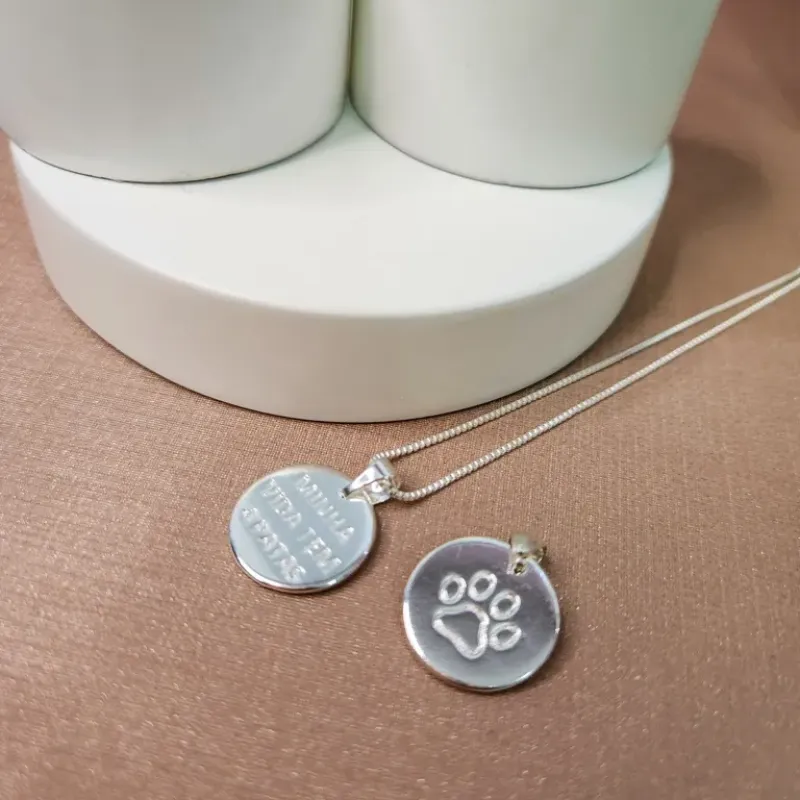 COLAR PRATA MINHA VIDA TEM 4 PATAS