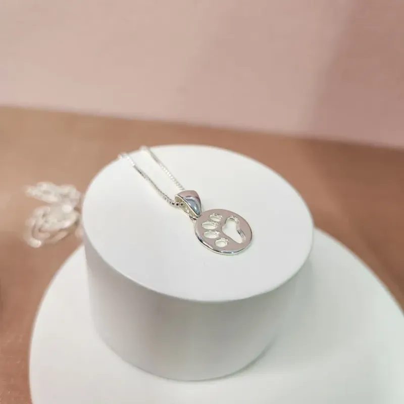 COLAR PRATA PATA VAZADA circulo