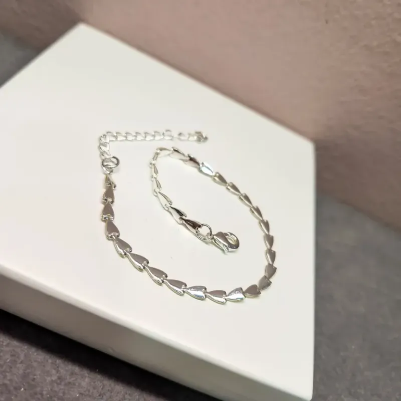 PULSEIRA PRATA SETINHAS