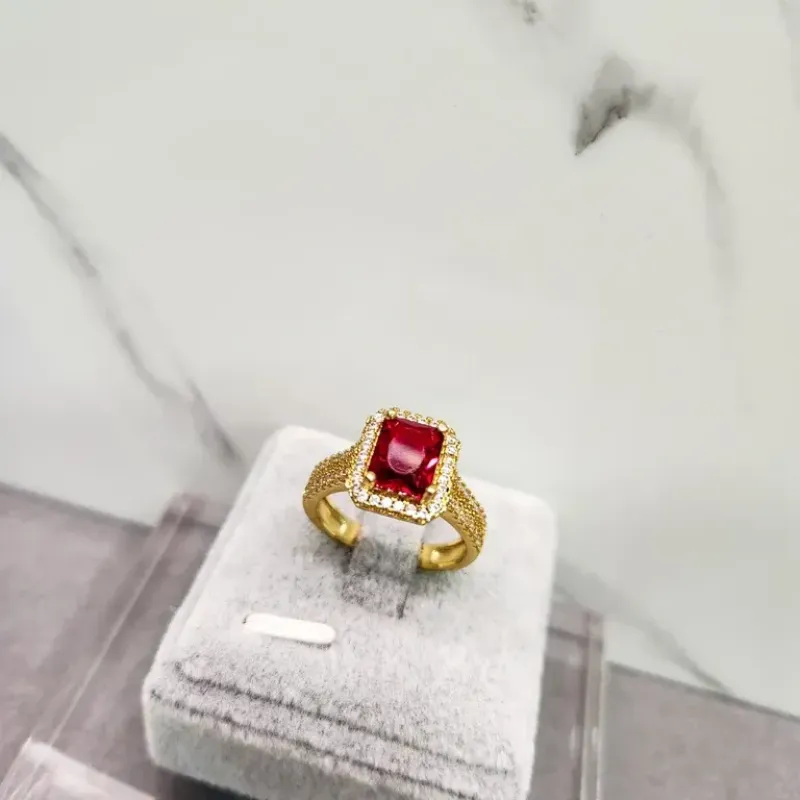 ANEL OURO RUBI QUADR ZIRC