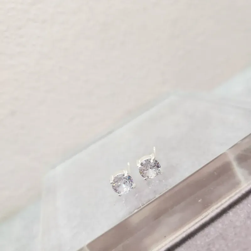 BRINCO PRATA PONTO DE LUZ CRAV