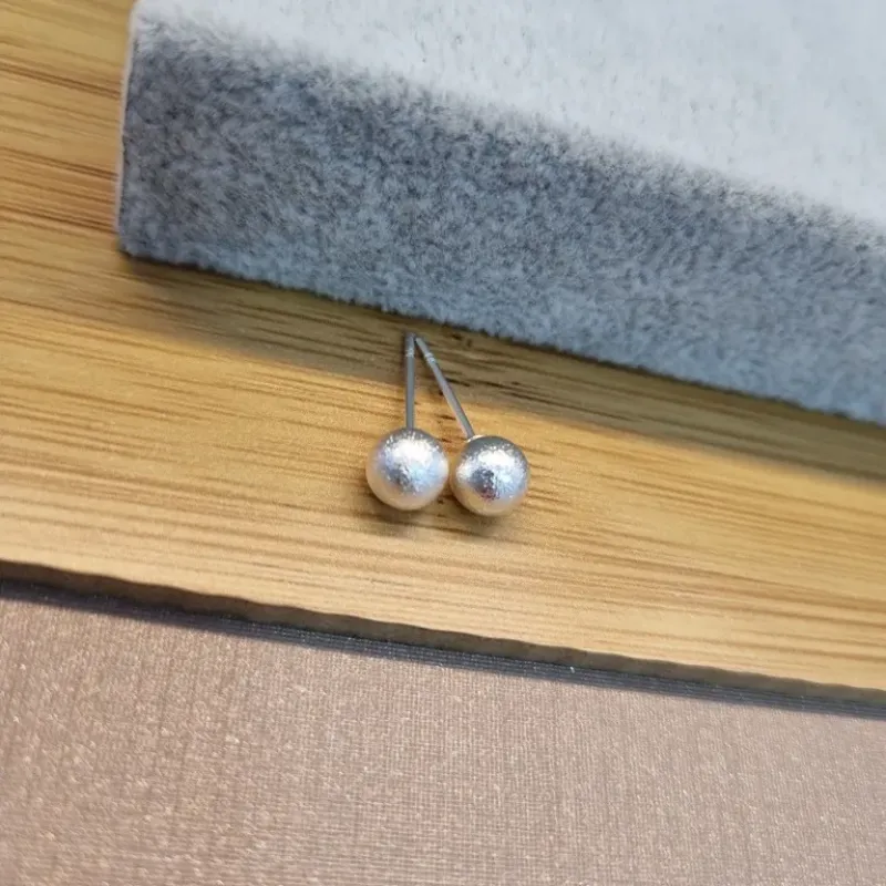 BRINCO PRATA BOLA CRAQUELADA M