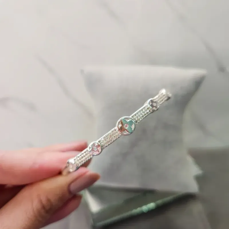 BRACELETE PRATA TREVO ZIRC