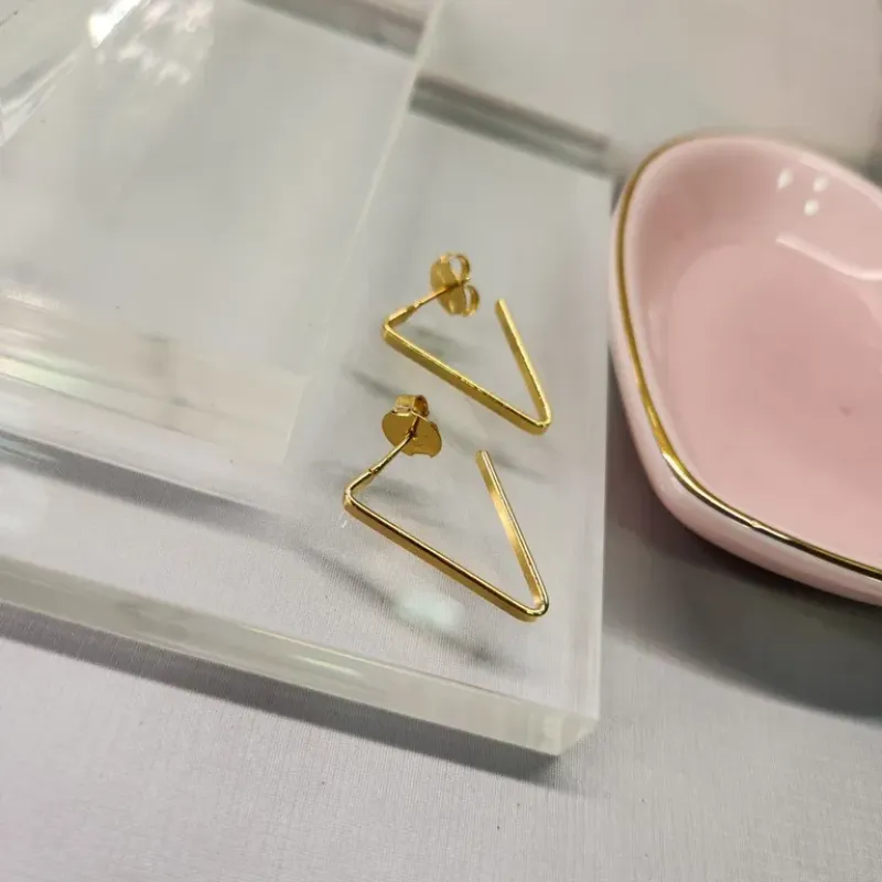 BRINCO OURO ARGOLA TRIANGULO P