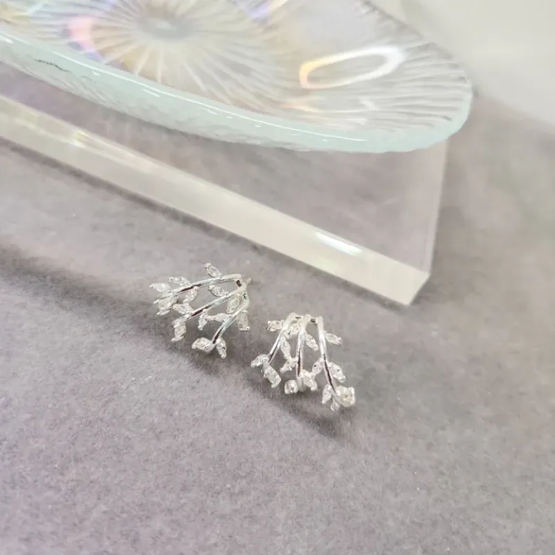 BRINCO PRATA EAR HOOK FOLHAS