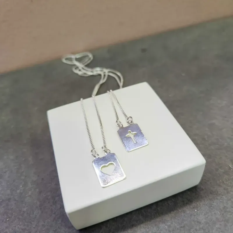 COLAR ESCAPULÁRIO PRATA CRUZ CORAÇÃO