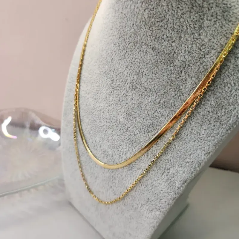 COLAR OURO DUPLO FITA QUADR