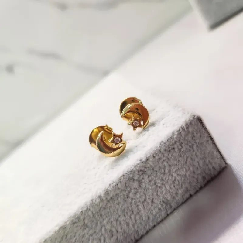 BRINCO OURO LUA ESTRELA