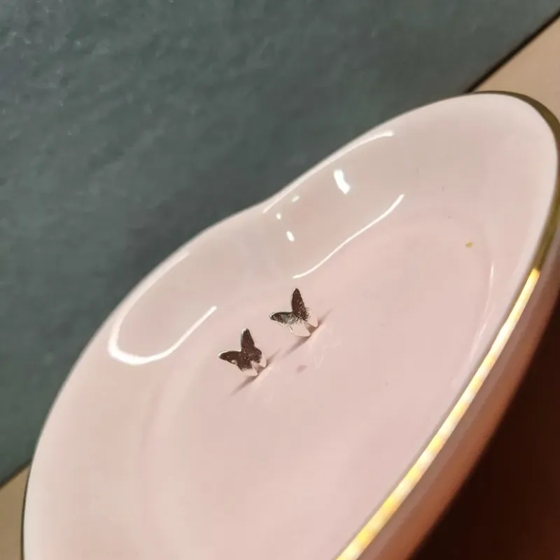 BRINCO PRATA MINI BORBOLETA ORIGAMI