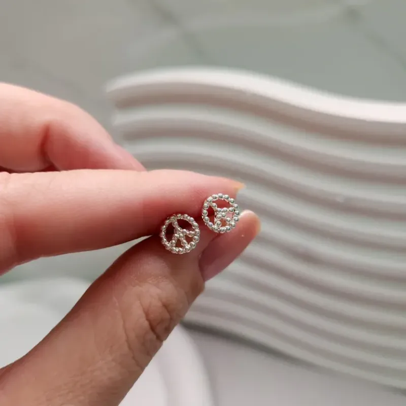 BRINCO PRATA PAZ E AMOR