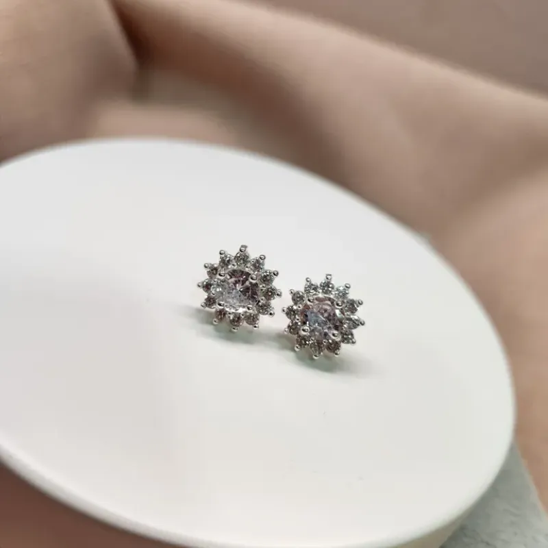 BRINCO PRATA FLOR ZIRC CRISTAL