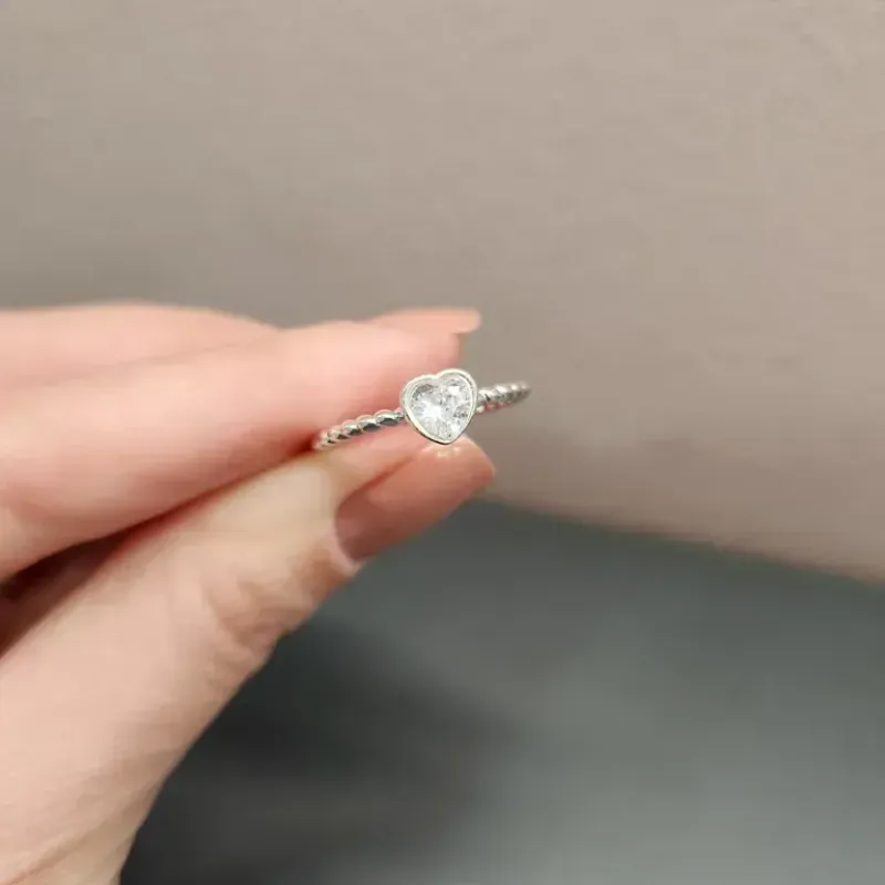 ANEL PRATA CORAÇ CRISTAL