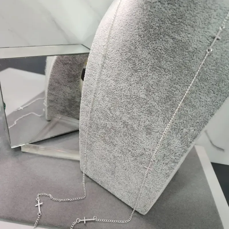 COLAR PRATA LONGO CRUZINHAS