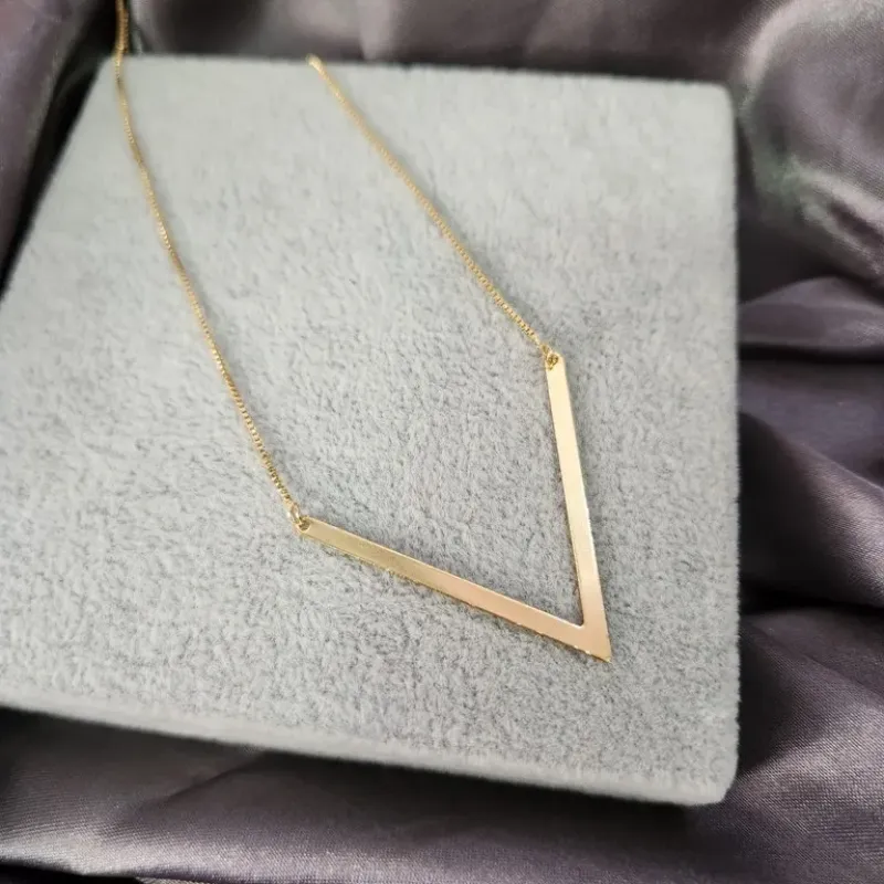COLAR OURO TRIANG