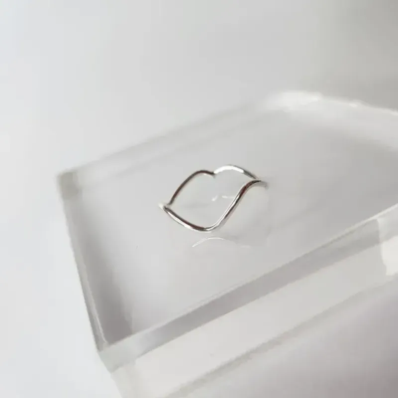 ANEL PRATA FIO ONDAS