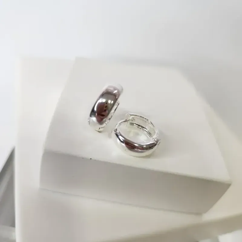 BRINCO ARGOLA PRATA LISA