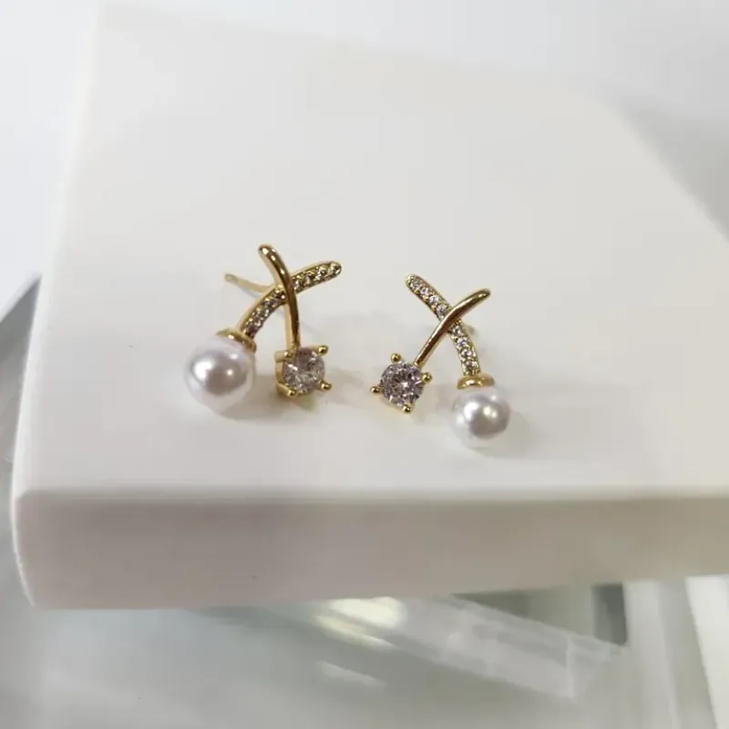 BRINCO OURO CEREJA PÉROLA