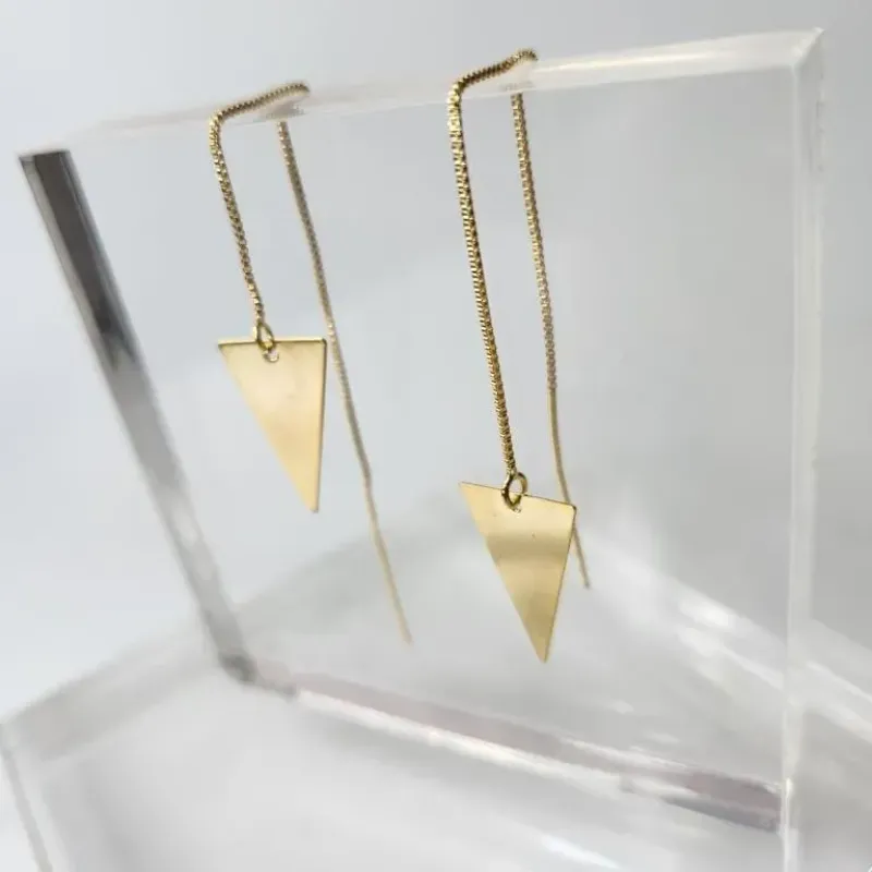 BRINCO OURO FIO TRIANGULO