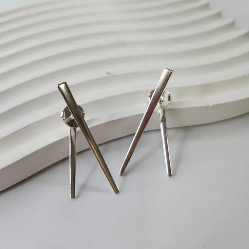 BRINCO PRATA DOIS PINOS