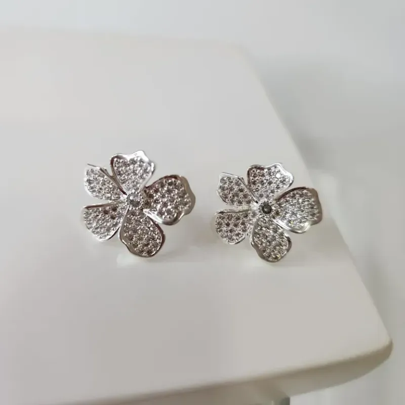 BRINCO PRATA FLOR ZIRC