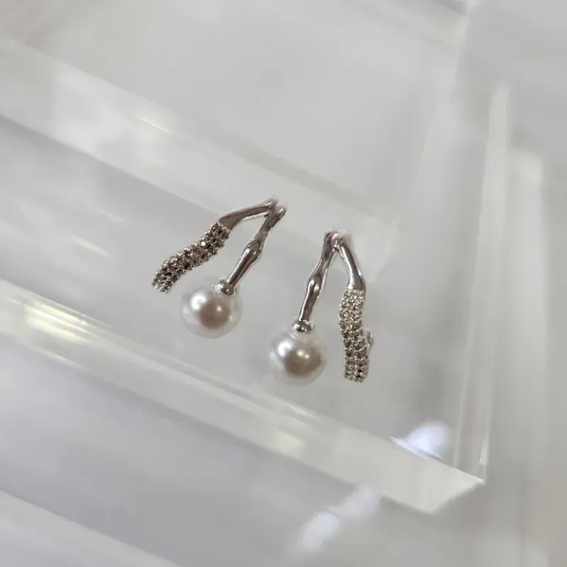 BRINCO PRATA TRONCO PÉROLA