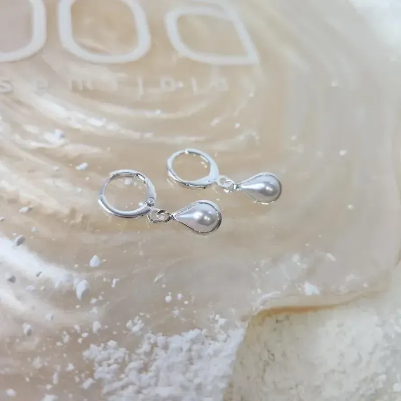 BRINCO PRATA ARGOLA PÉROLA GOTA