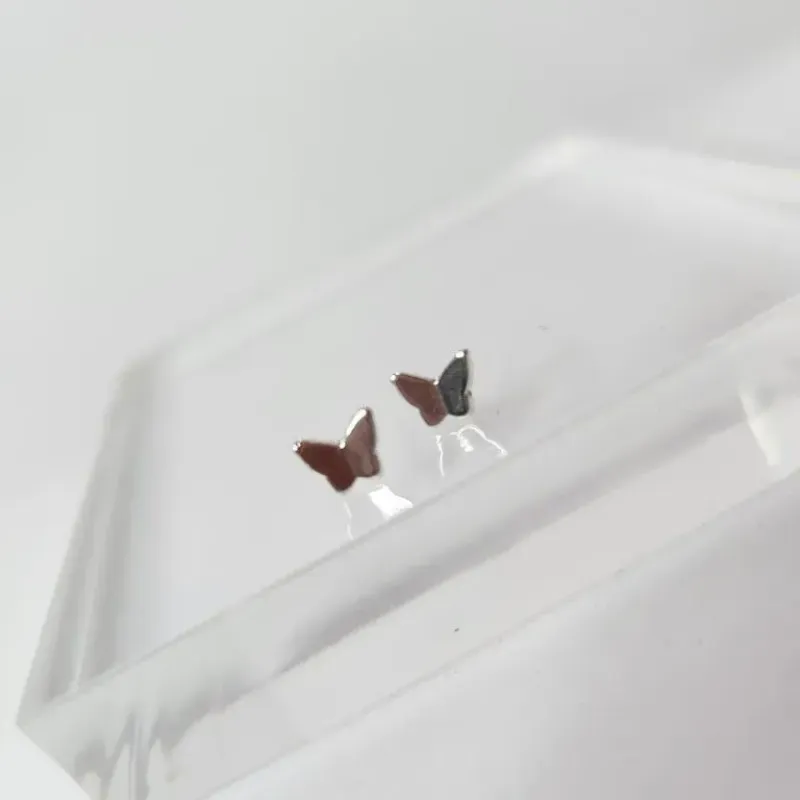 BRINCO PRATA BORBOLETA ORIGAMI P