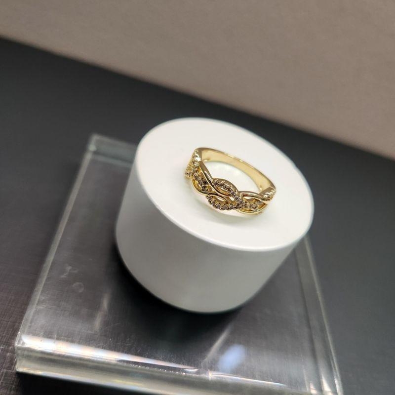 ANEL OURO ENTRELAÇADO ZIRC