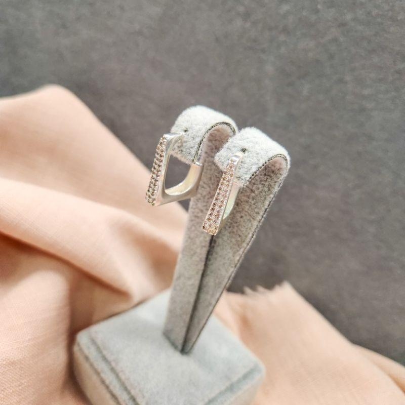 BRINCO ARGOLA PRATA PINO QUADR ZIRC