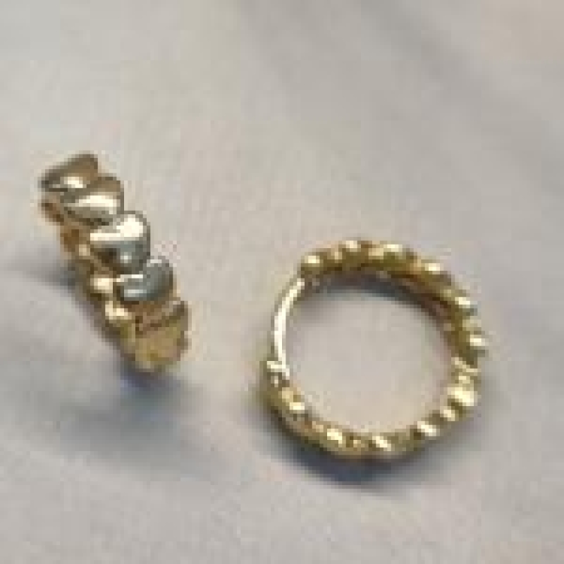 BRINCO OURO ARGOLA CORAÇÕES G	